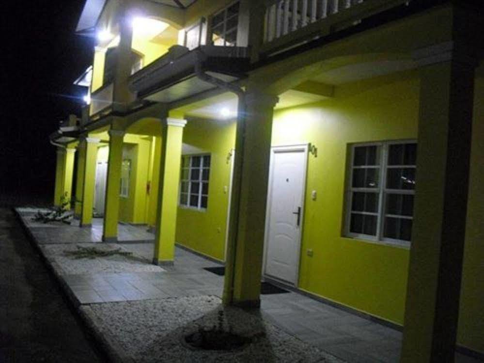 Piarco Village Suites Exterior foto